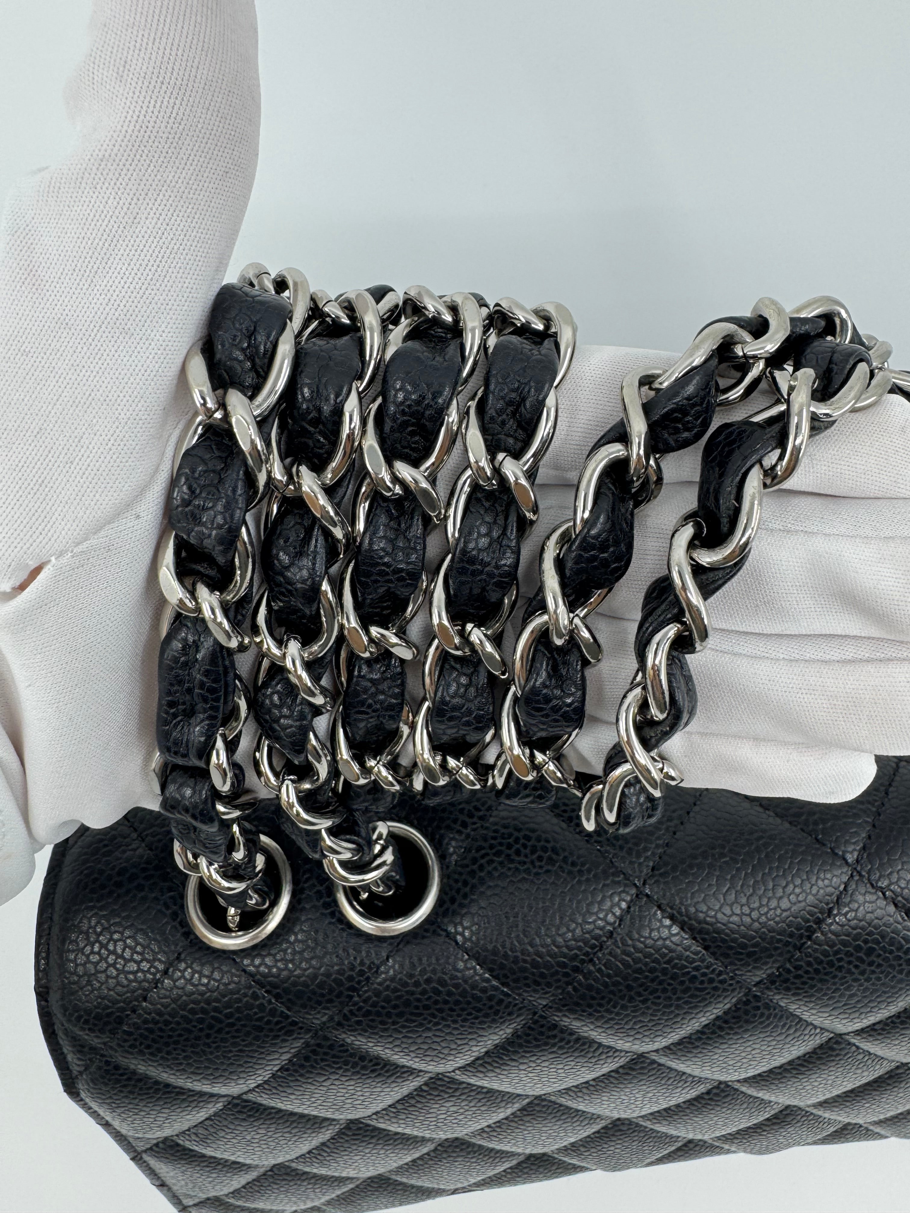 Chanel classic flap bag - Jumbo