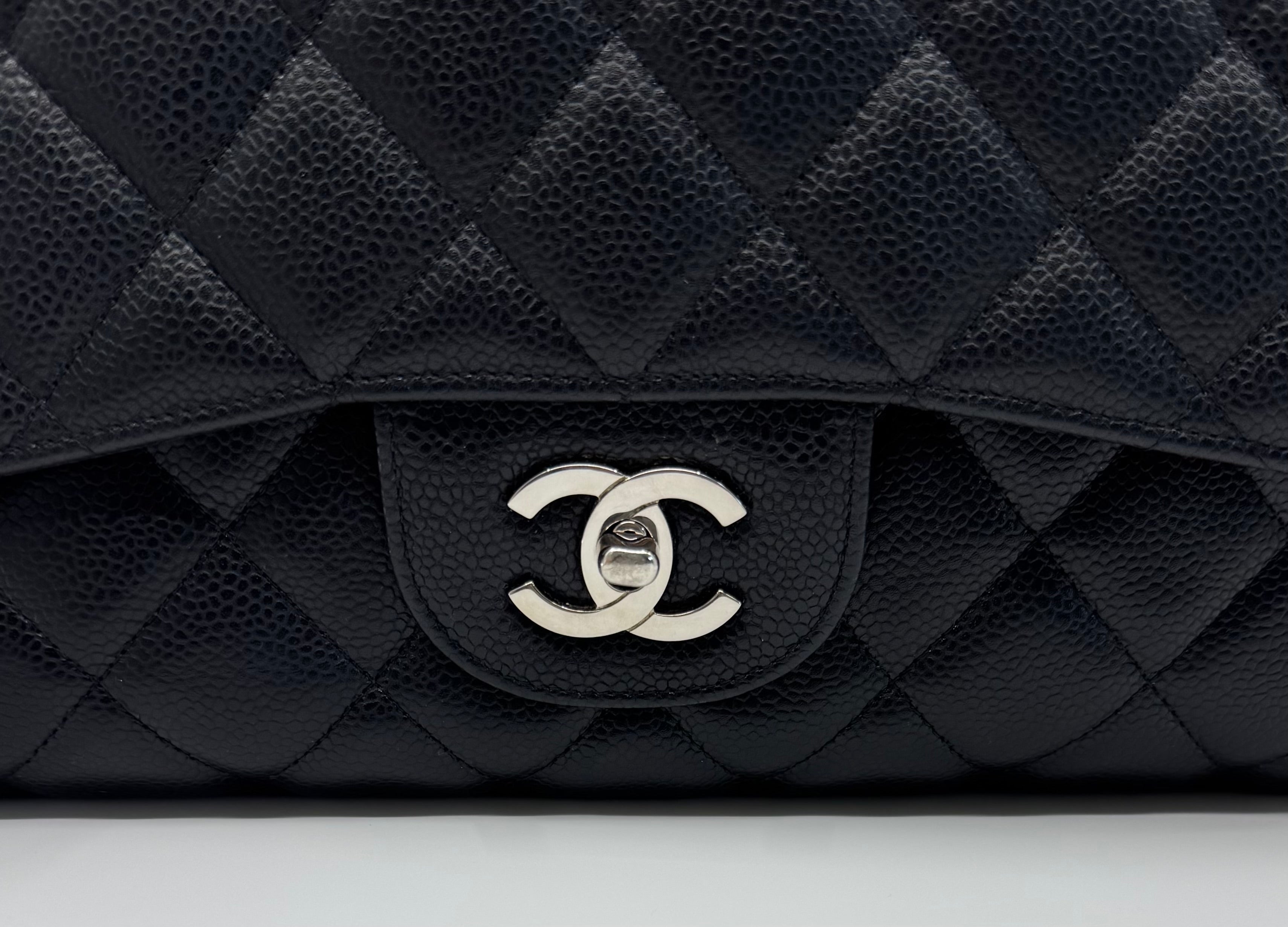 Chanel classic flap bag - Jumbo