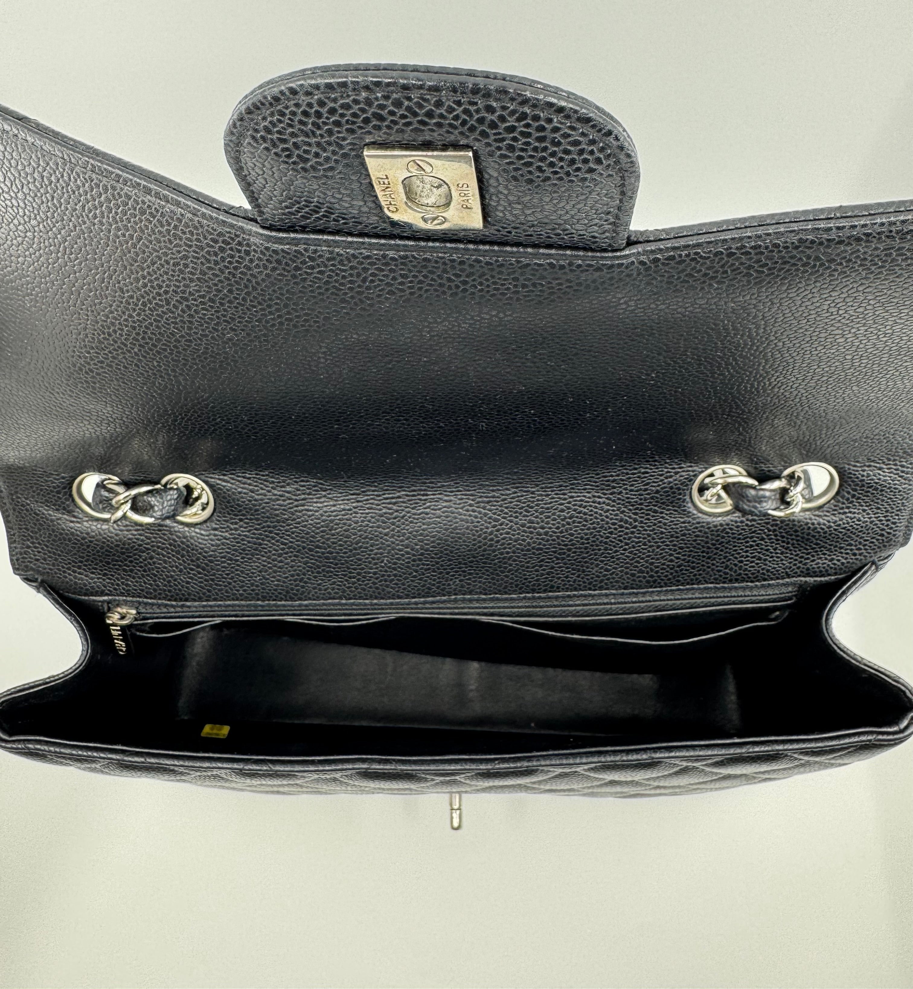 Chanel classic flap bag - Jumbo