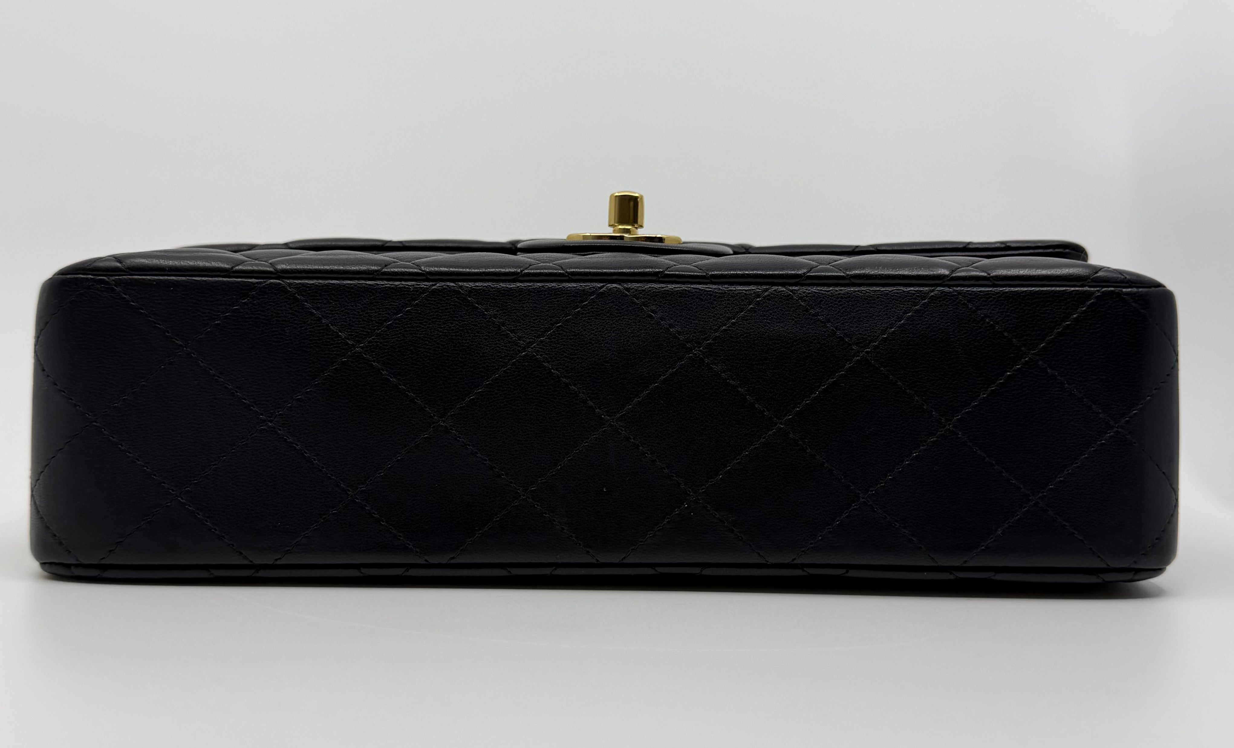 Chanel classic flap bag - Medium