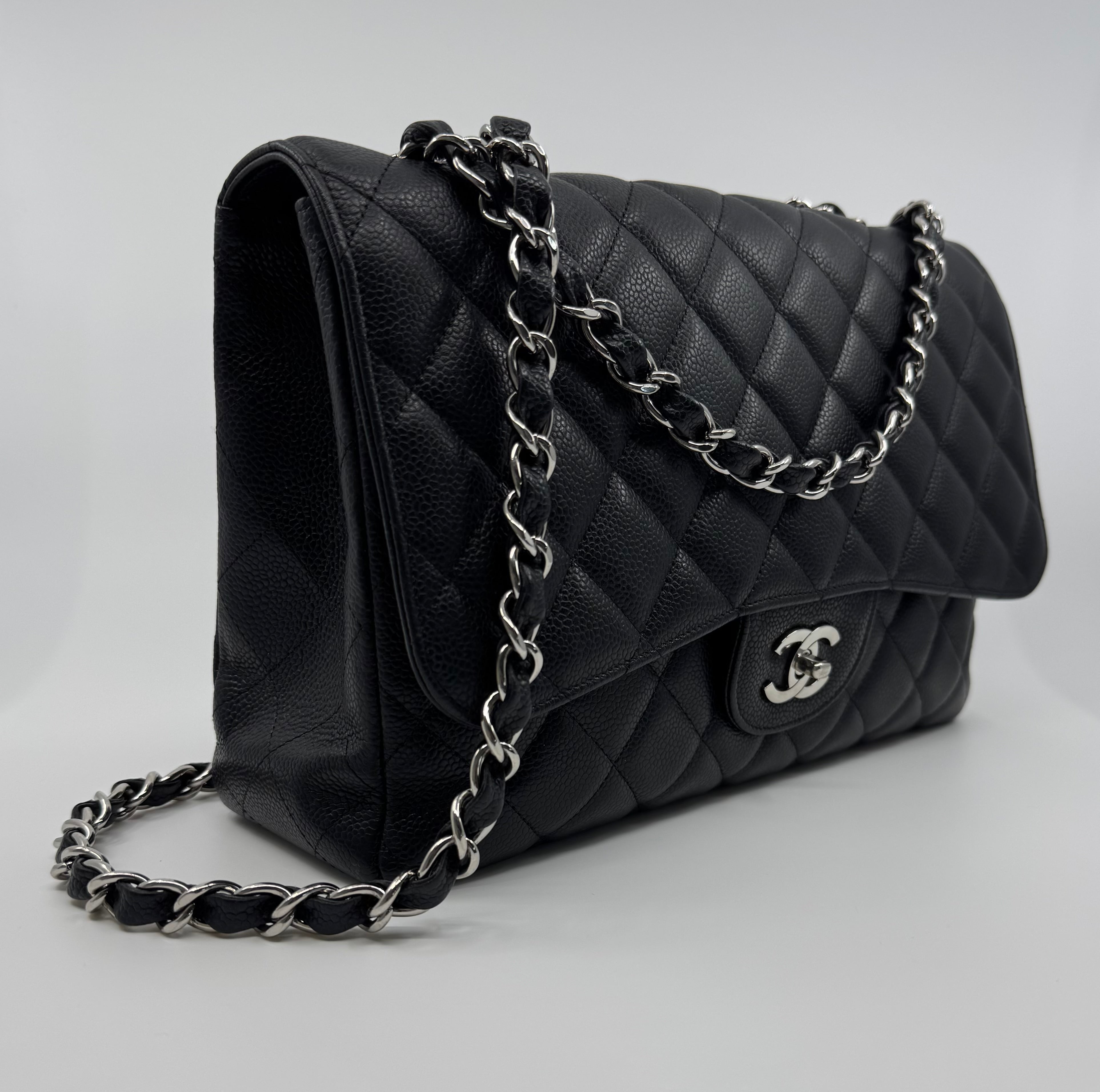 Chanel classic flap bag - Jumbo