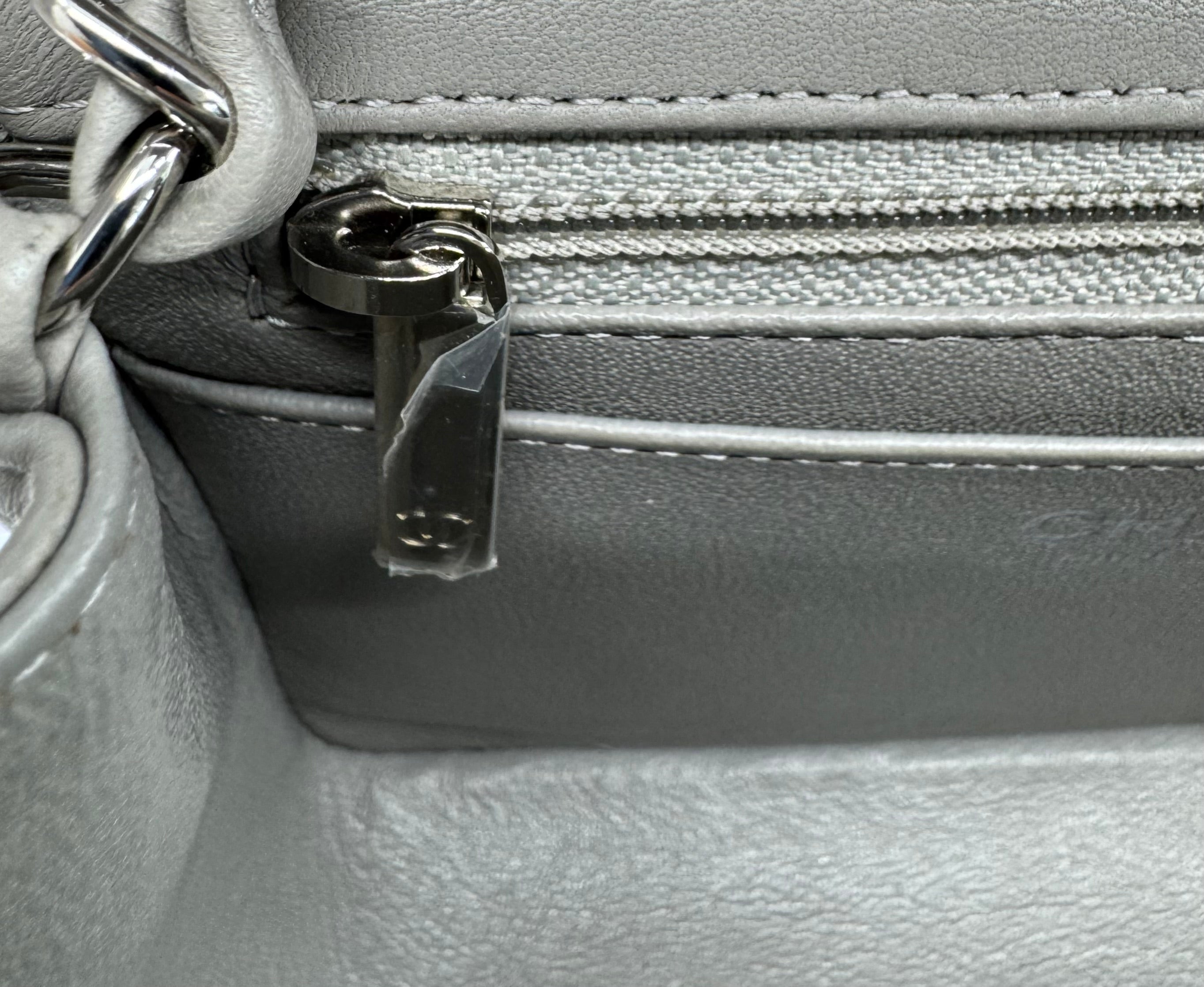Chanel classic flap bag - Mini square