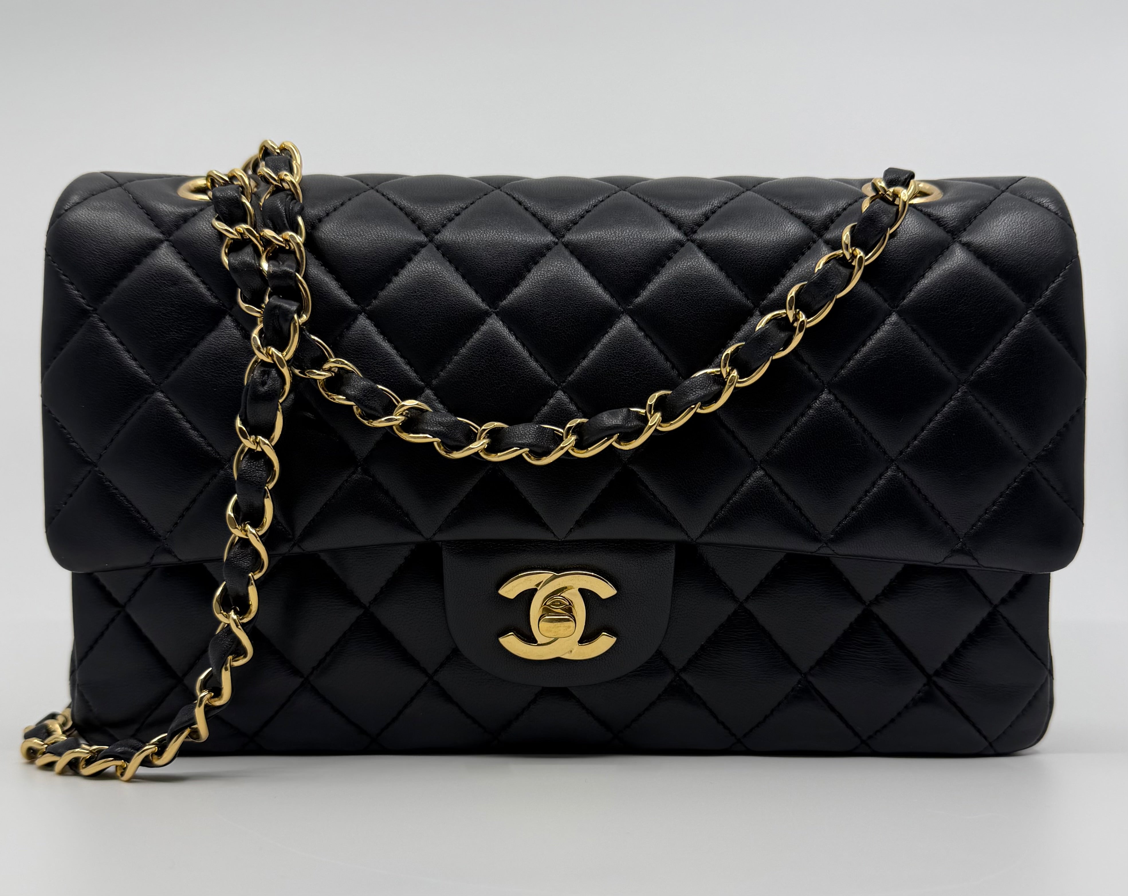 Chanel classic flap bag - Medium