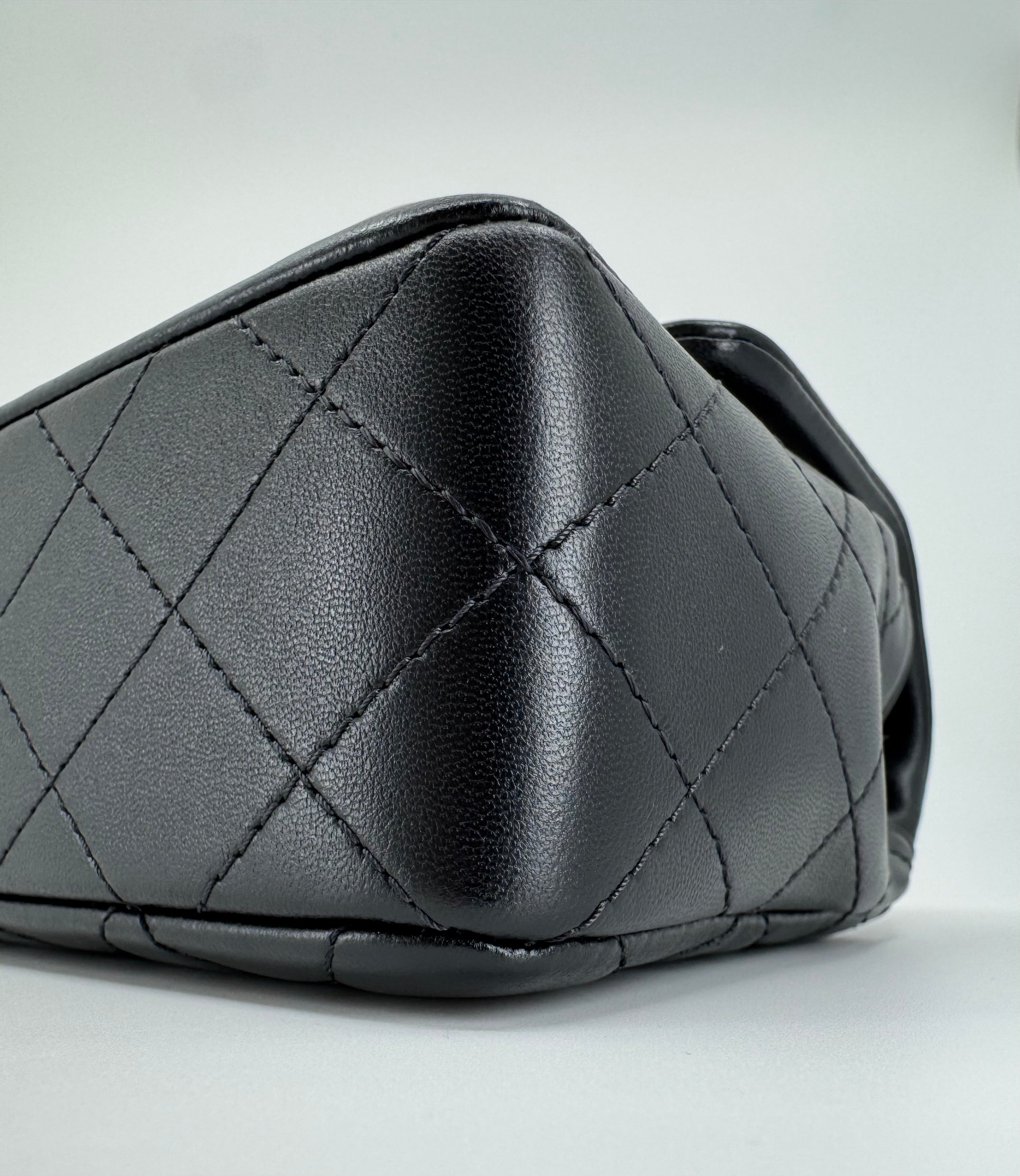 Chanel classic flap bag - small
