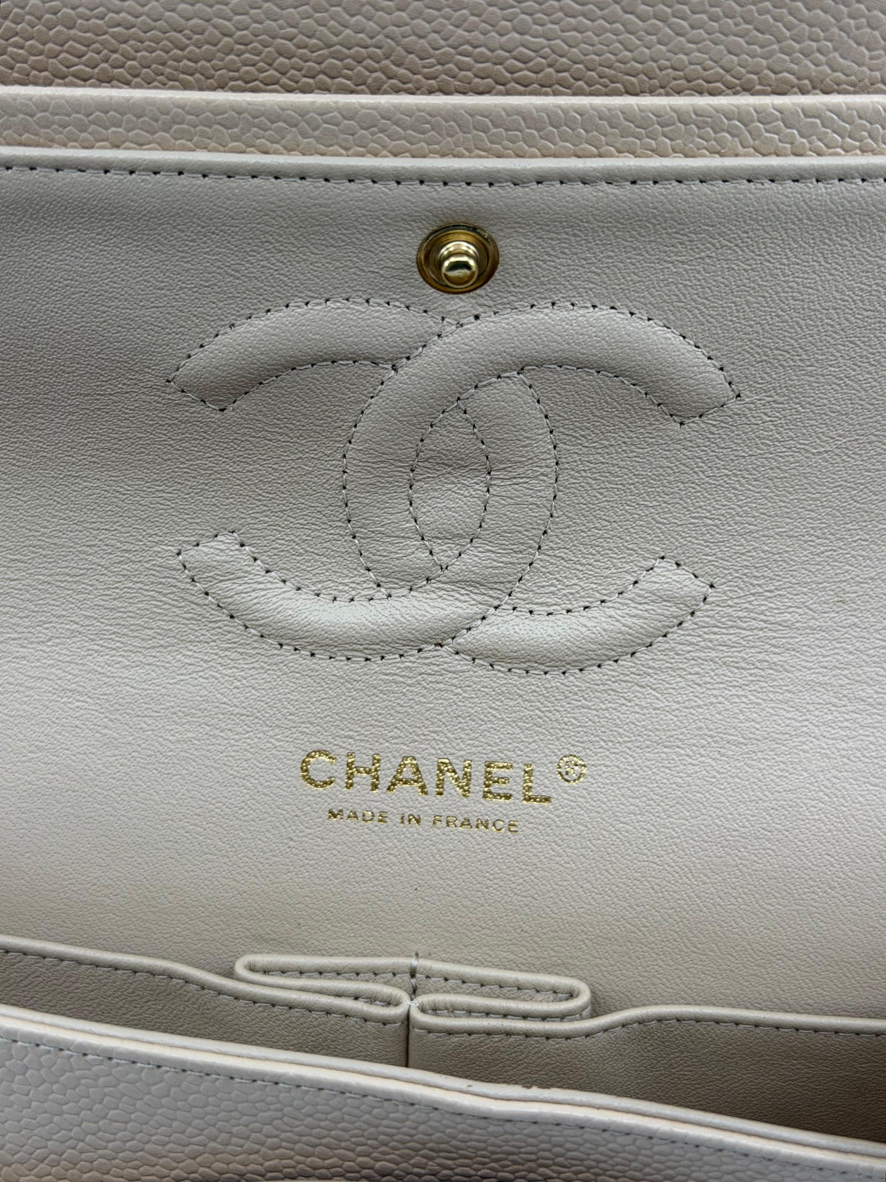 Chanel classic flap bag - medium