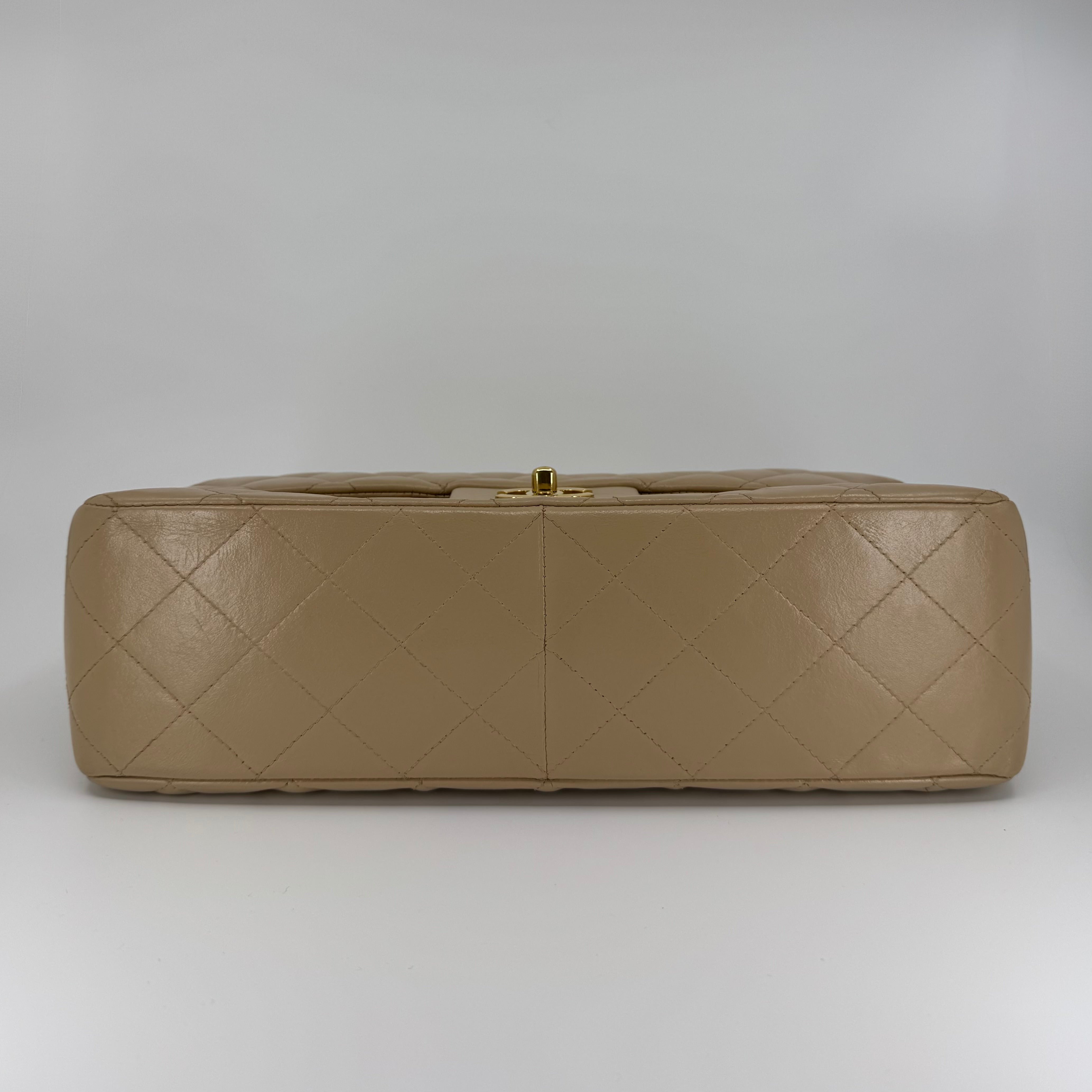 Chanel classic flap bag - Jumbo