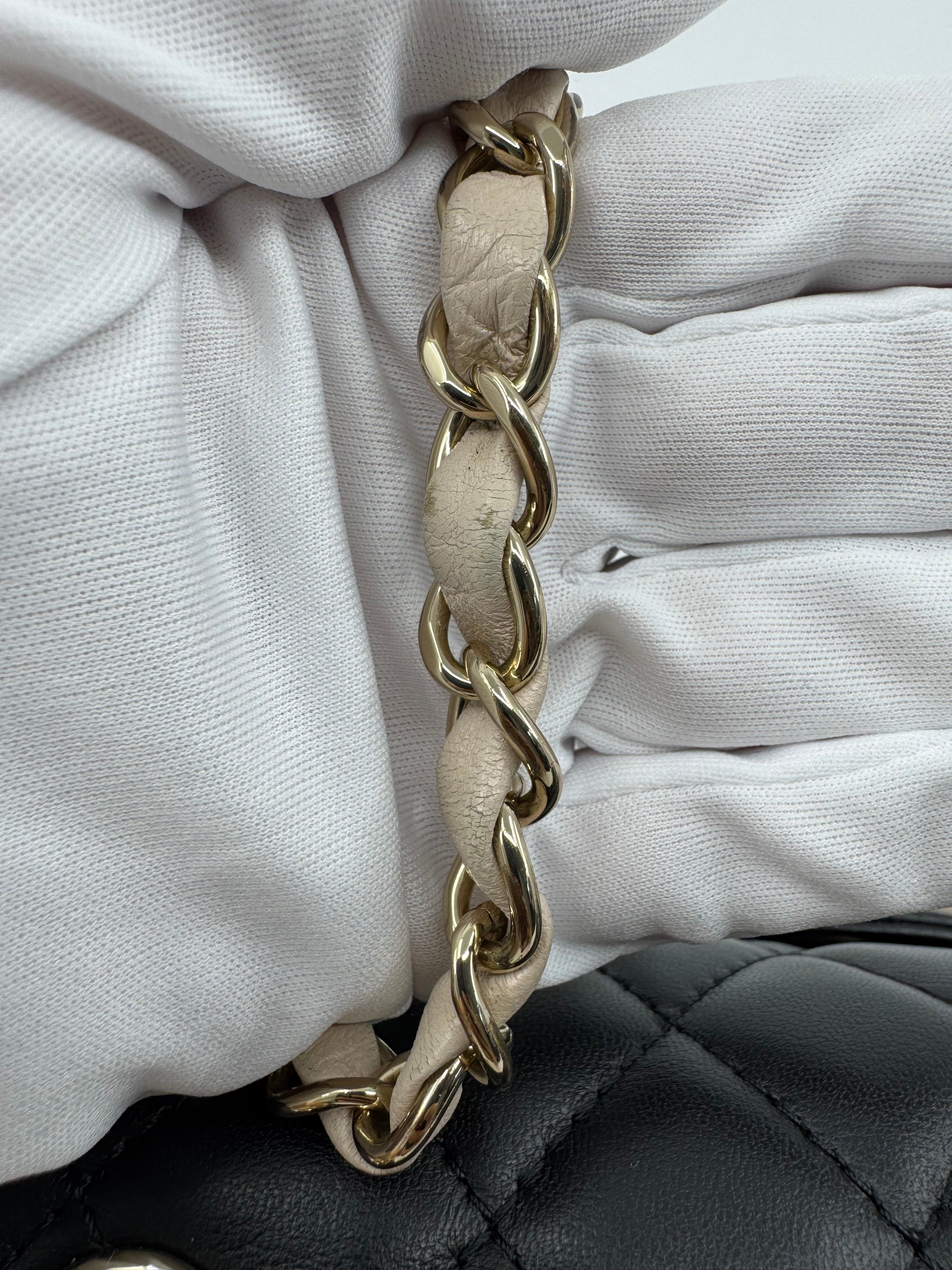 Chanel classic flap bag - small