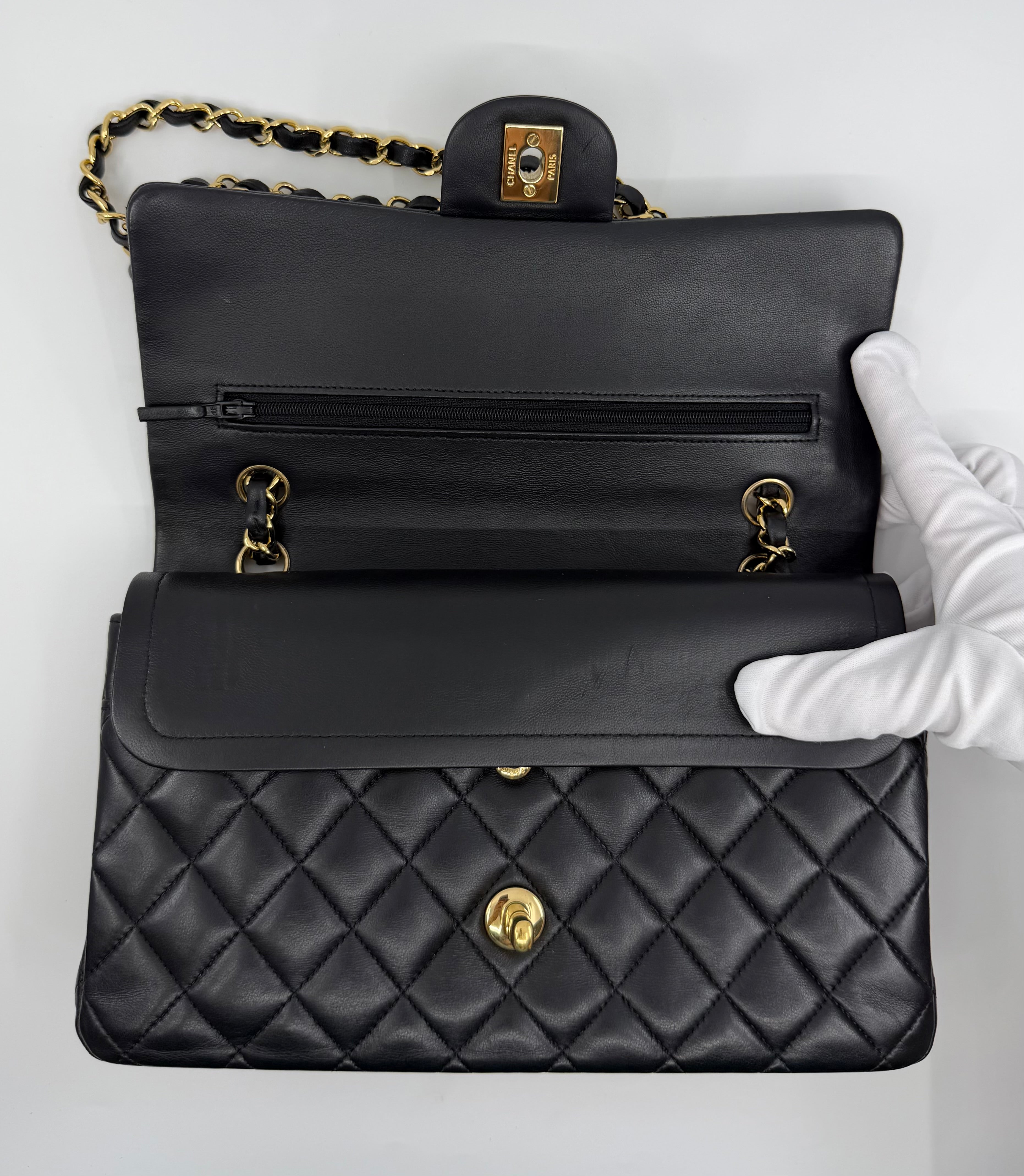 Chanel classic flap bag - Medium