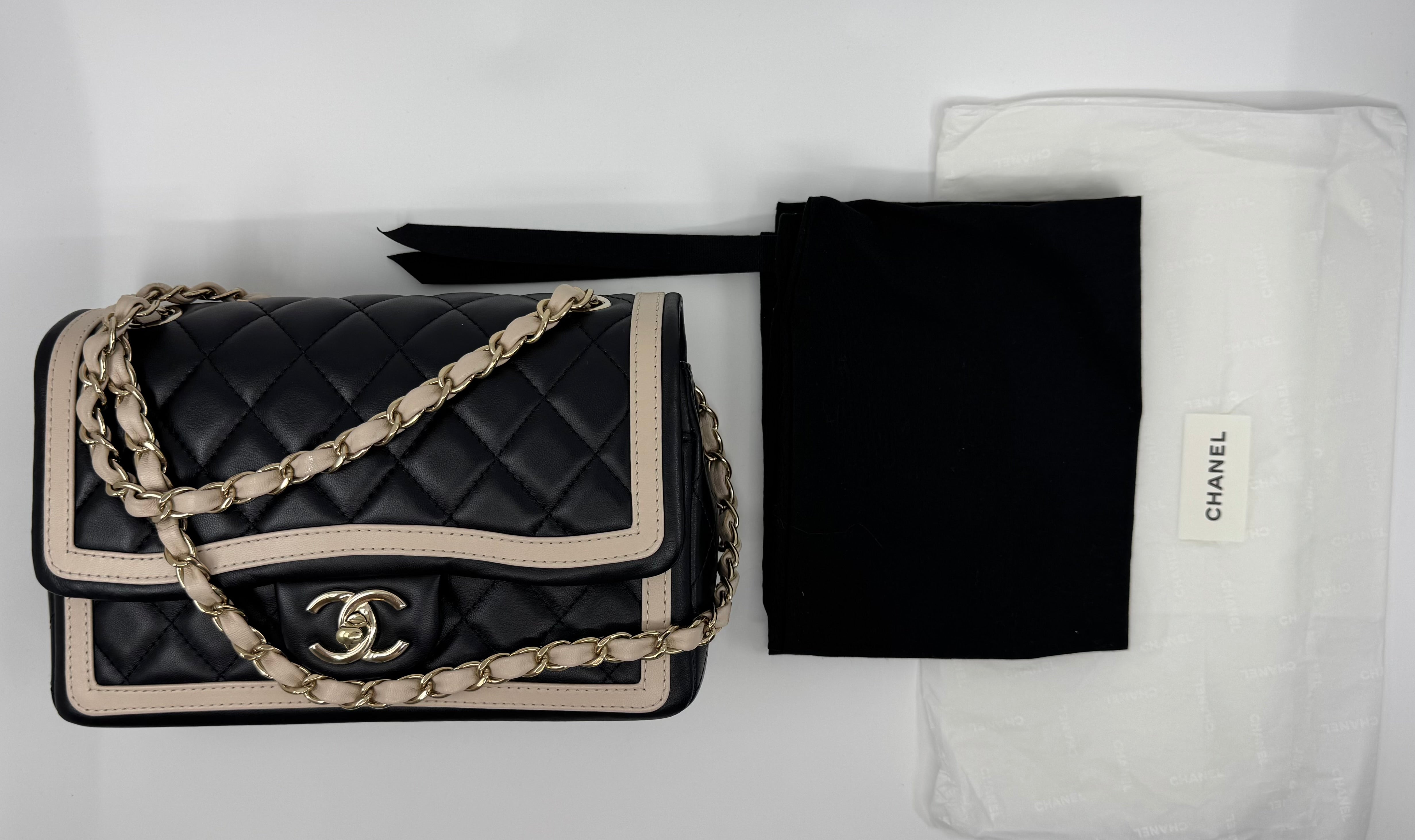 Chanel classic flap bag - small
