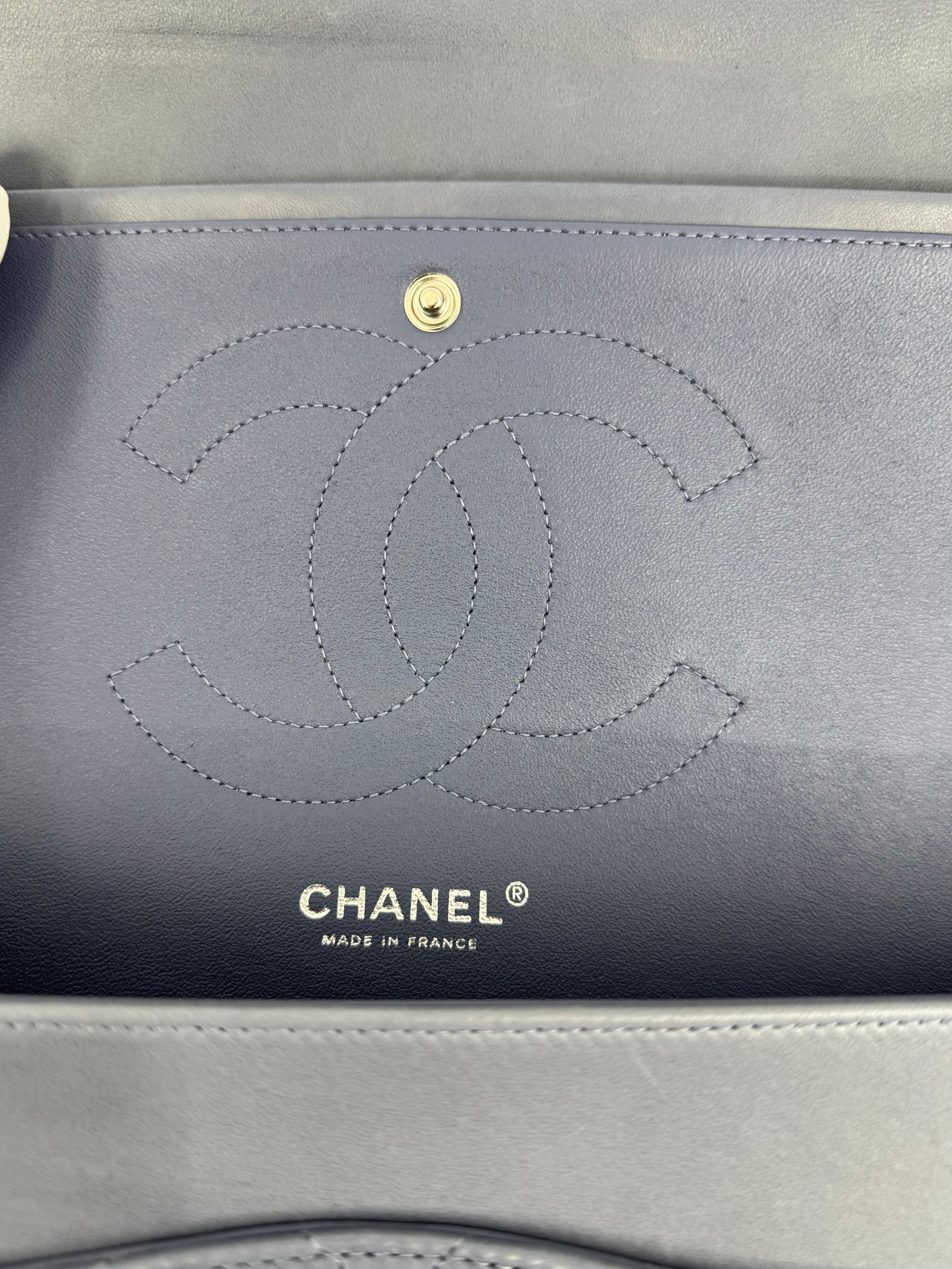 Chanel classic flap bag - Jumbo