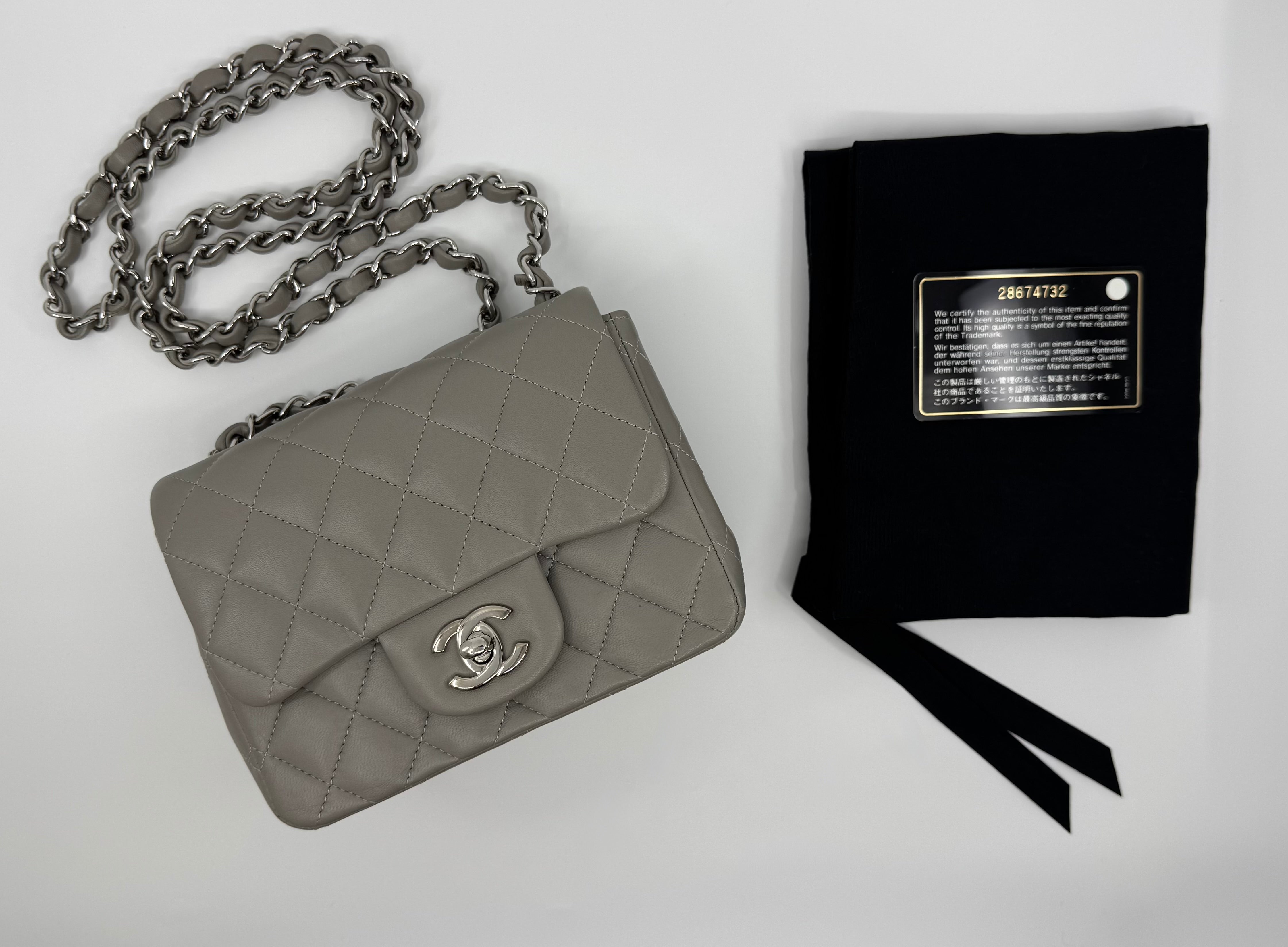 Chanel classic flap bag - Mini square