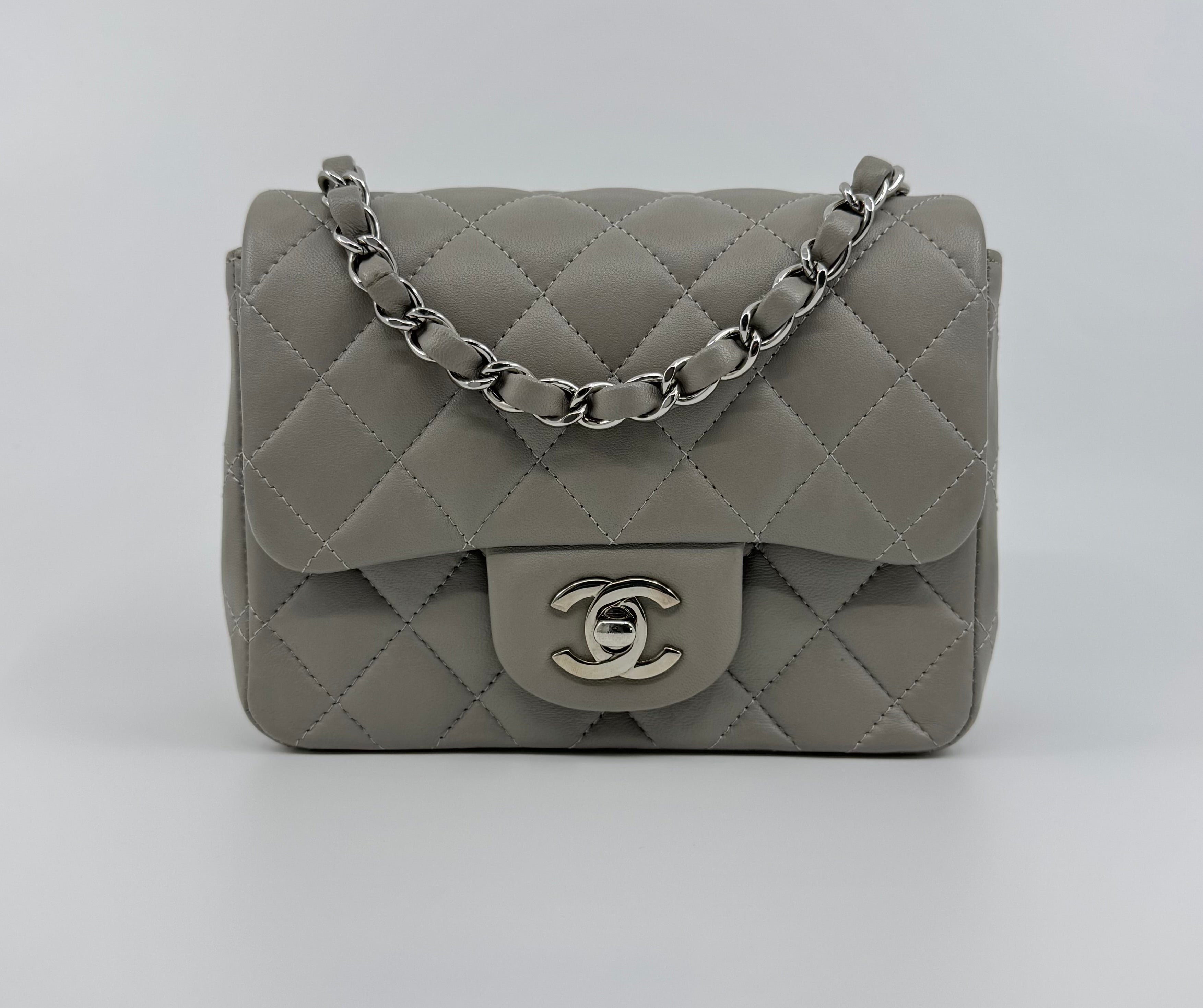 Chanel classic flap bag - Mini square