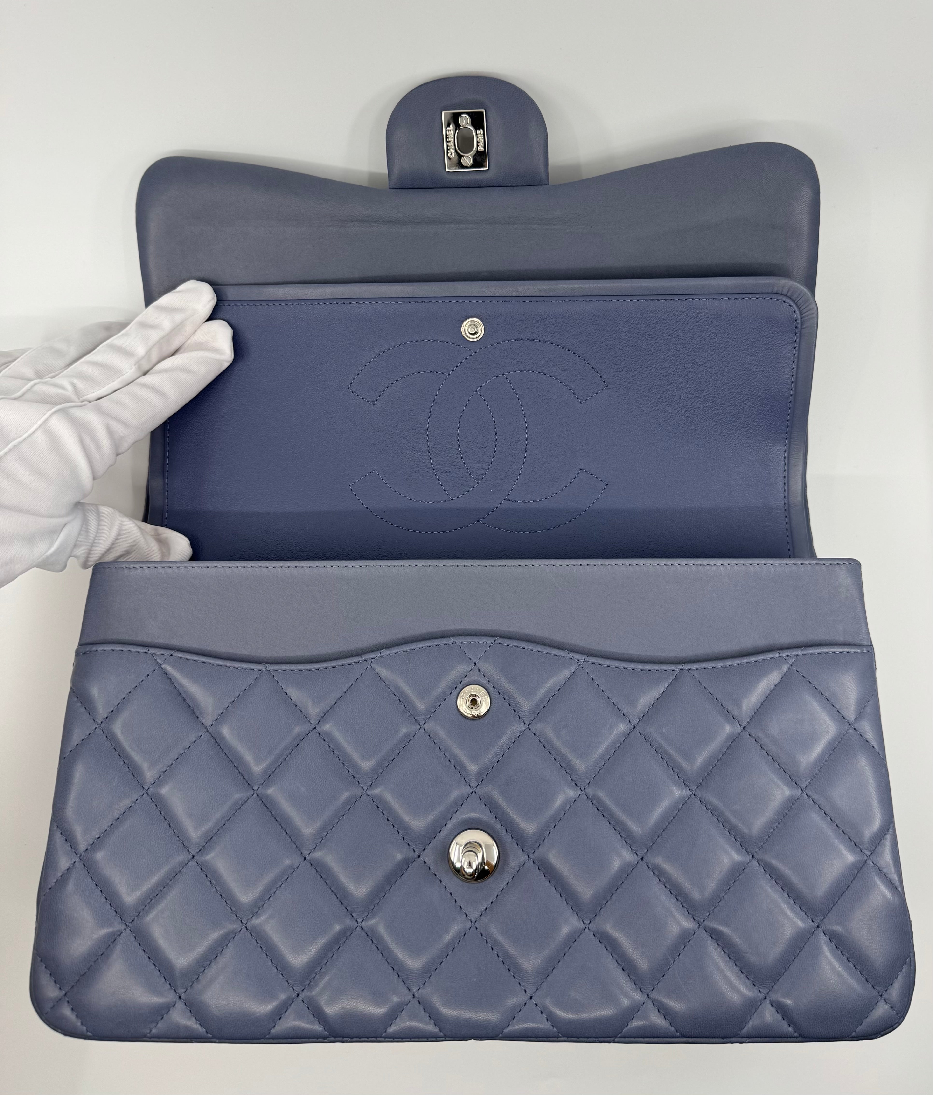 Chanel classic flap bag - Jumbo