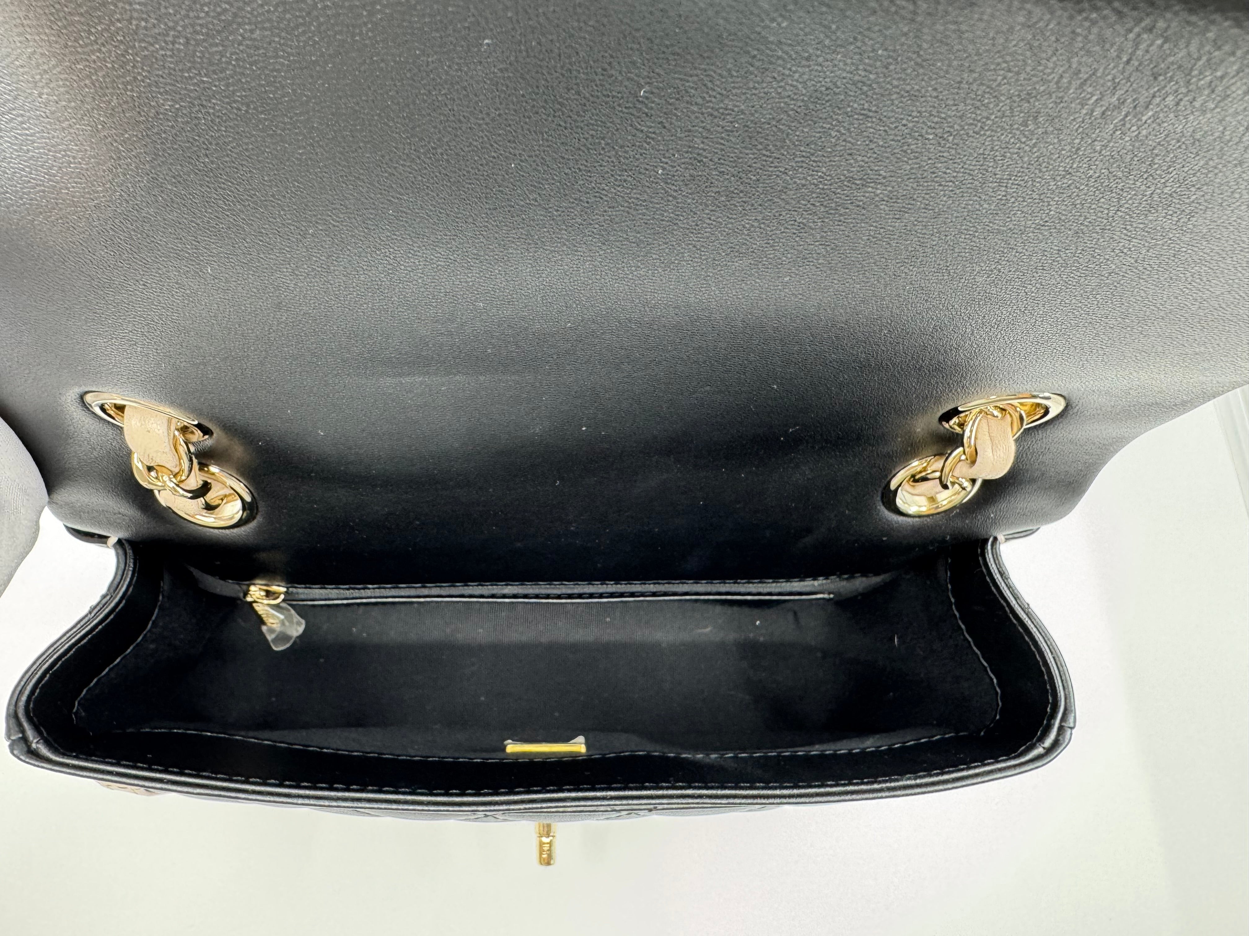 Chanel classic flap bag - small