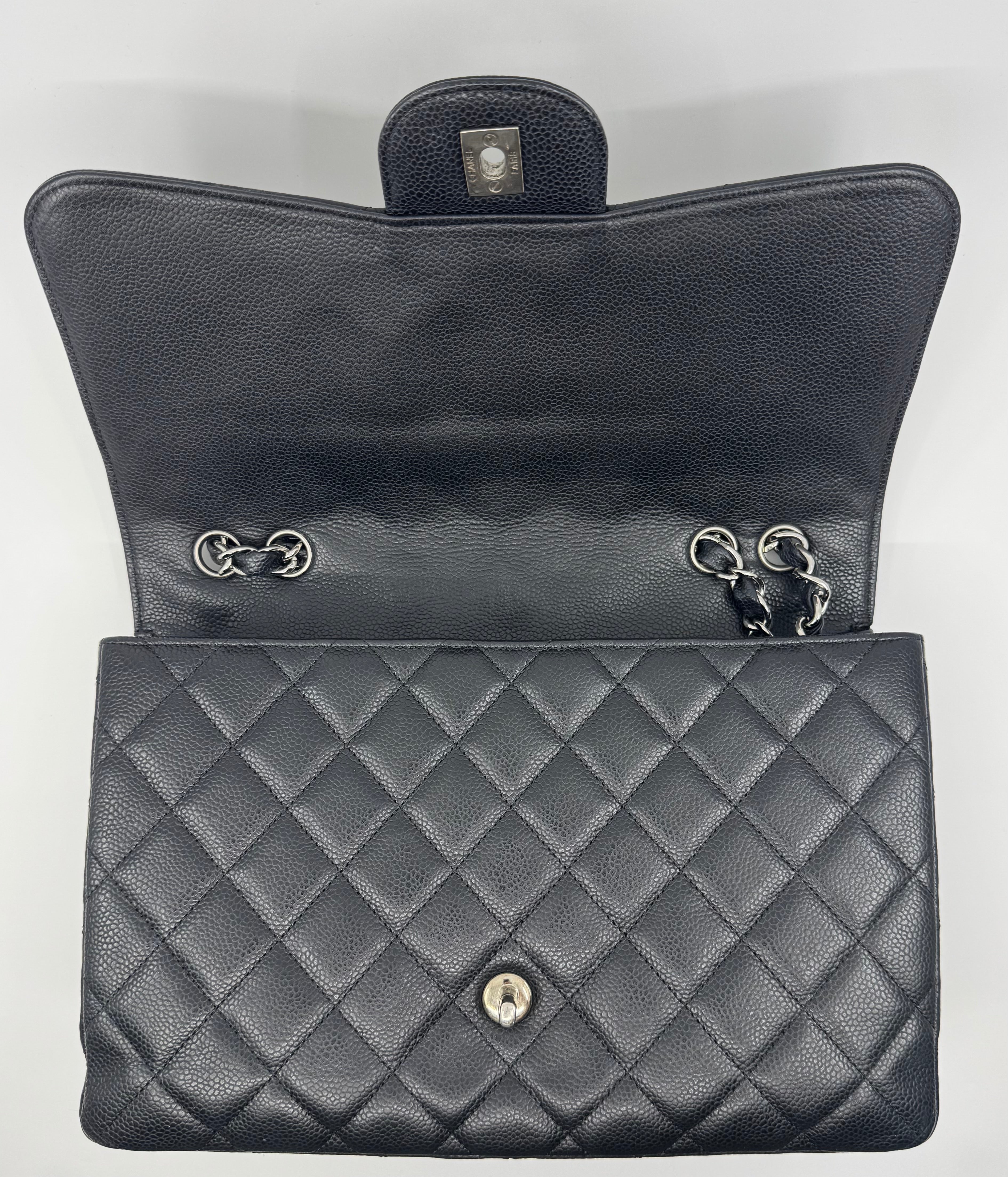 Chanel classic flap bag - Jumbo