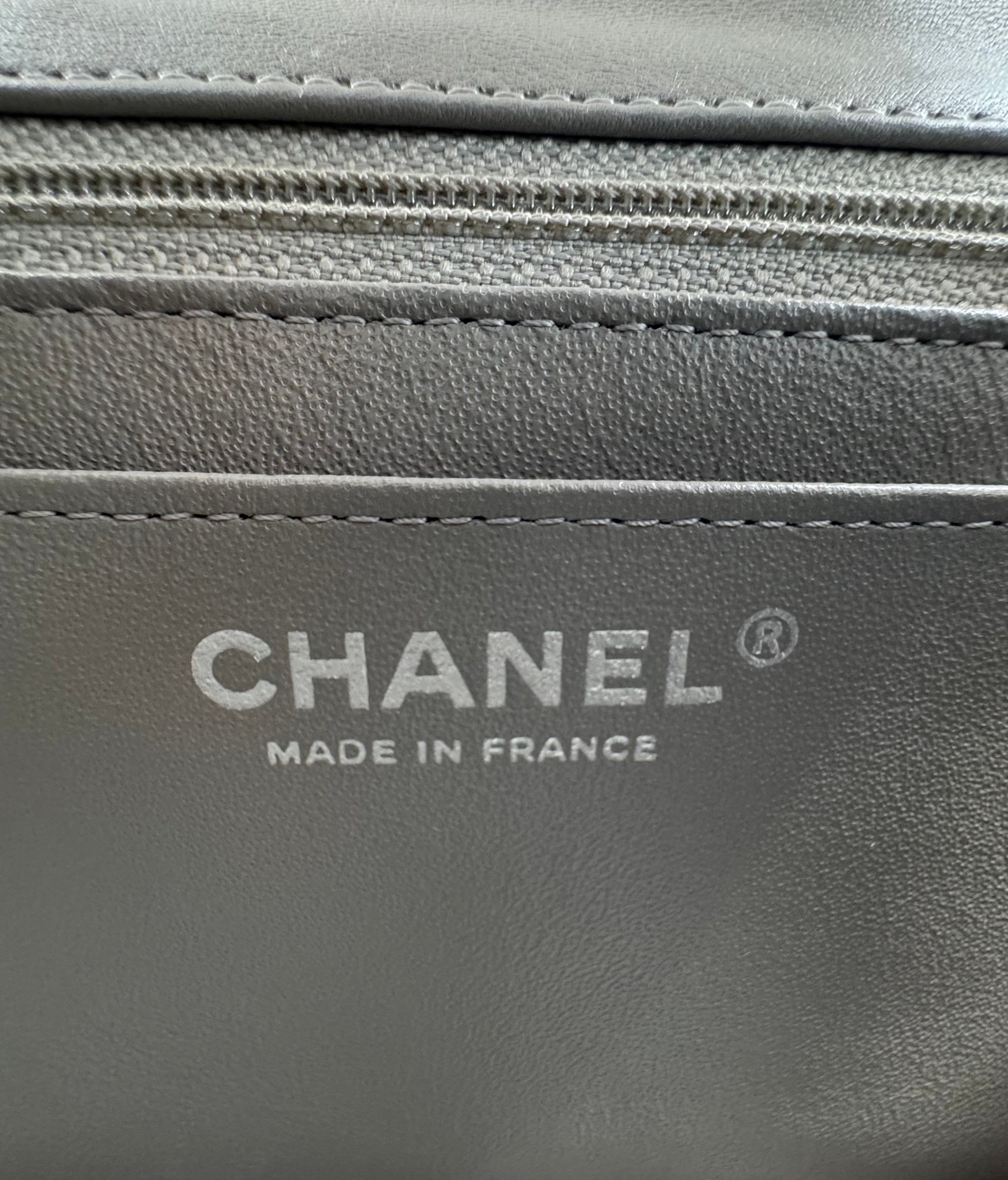 Chanel classic flap bag - Mini square