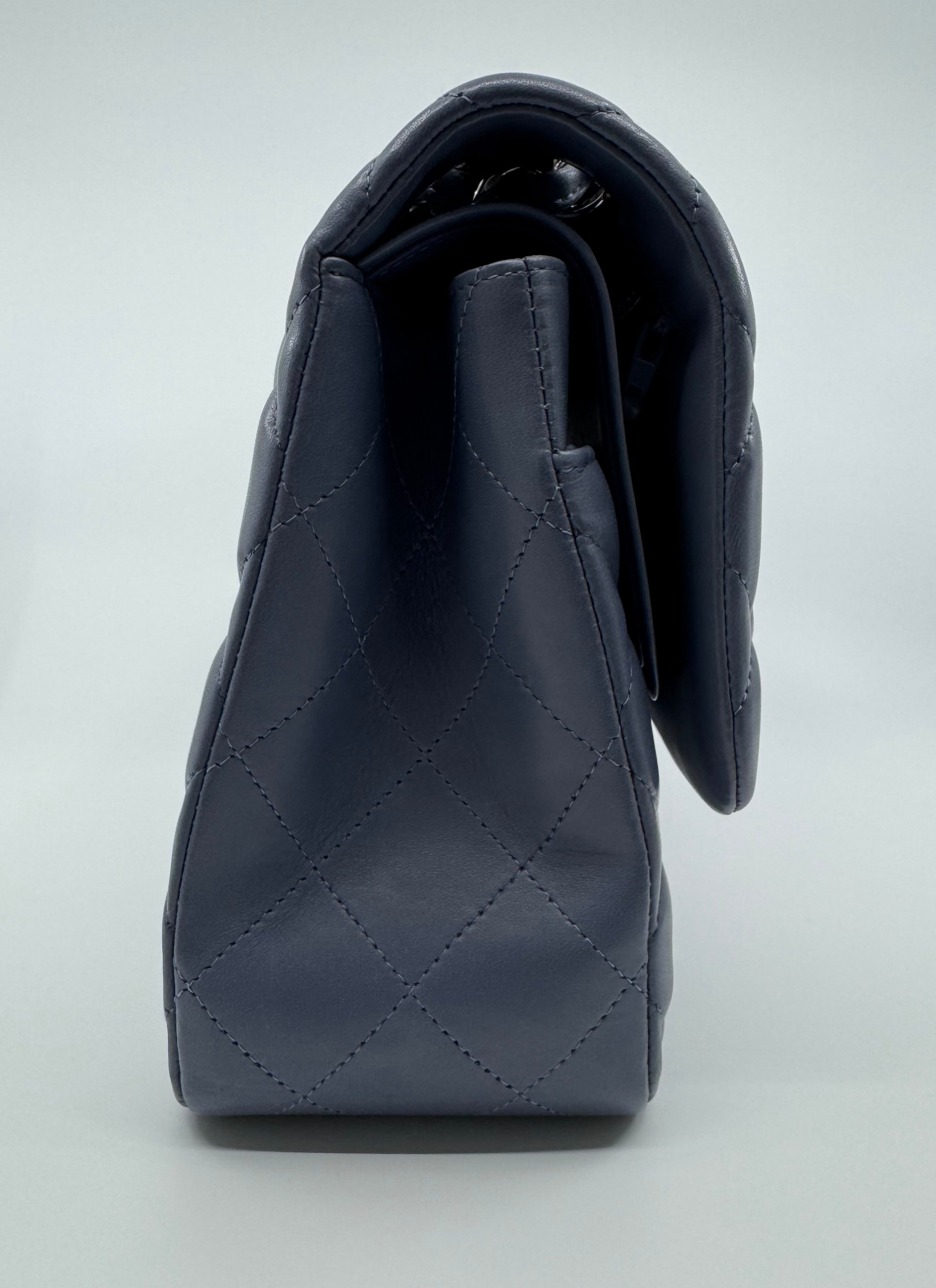 Chanel classic flap bag - Jumbo